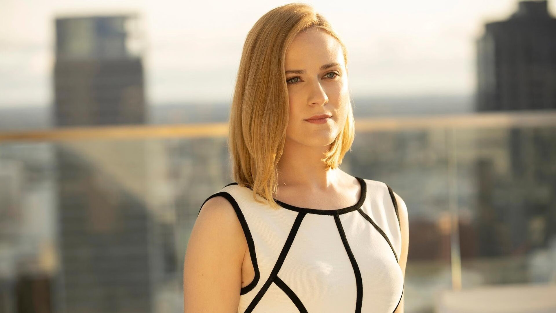 龙骨与红白线,当楚阿梅尼的脊柱撑起德甲冠军之夜,阿姆斯特丹的幽灵正在哈德逊湾低语